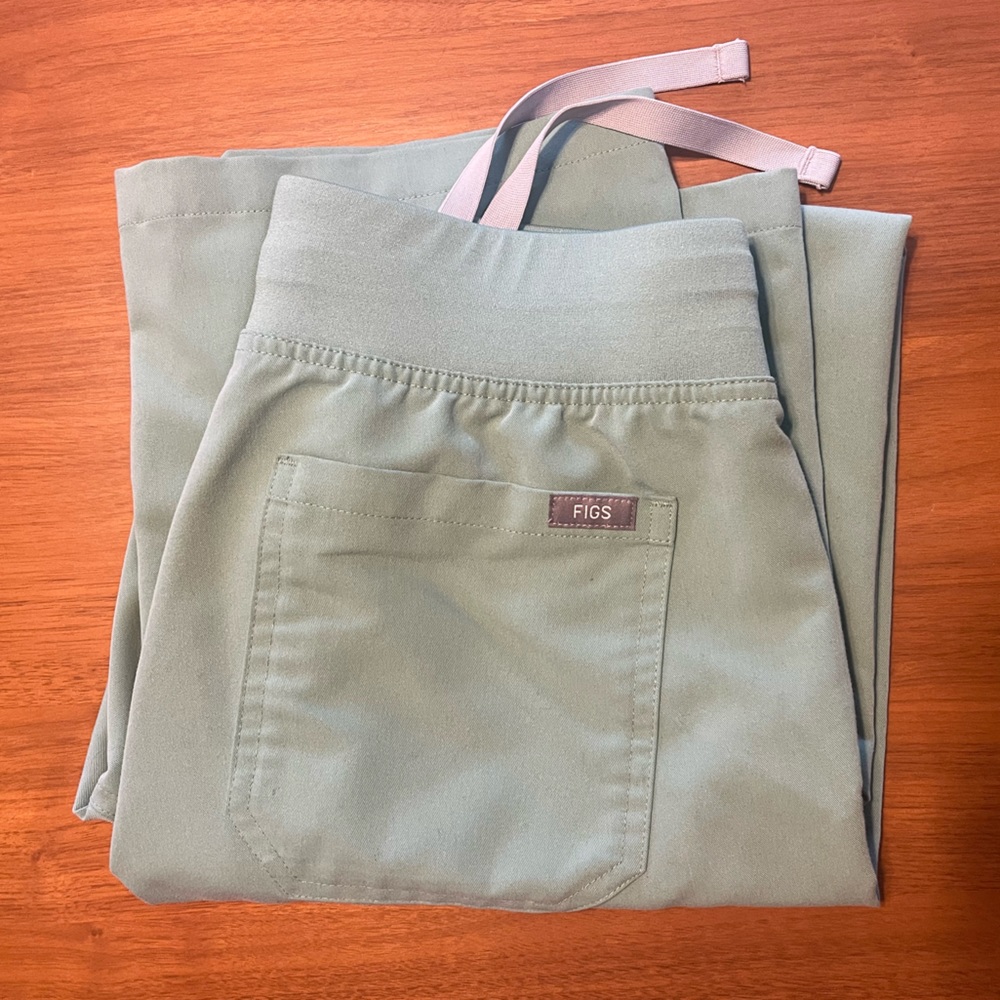 FIGS | Livingston Basic Scrub Pants | XS/P | Jade
